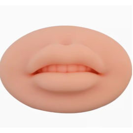 Гиперреалистичный муляж губ